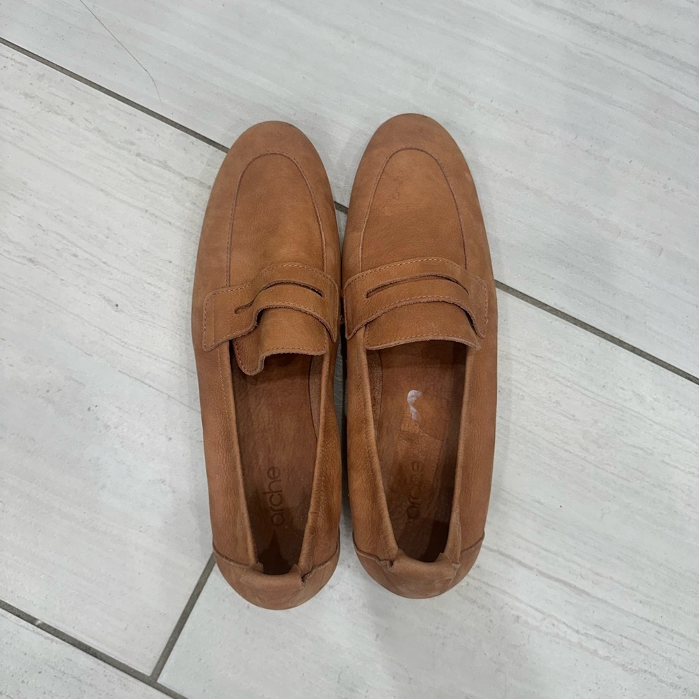 Arche Women’s Tan Loafers